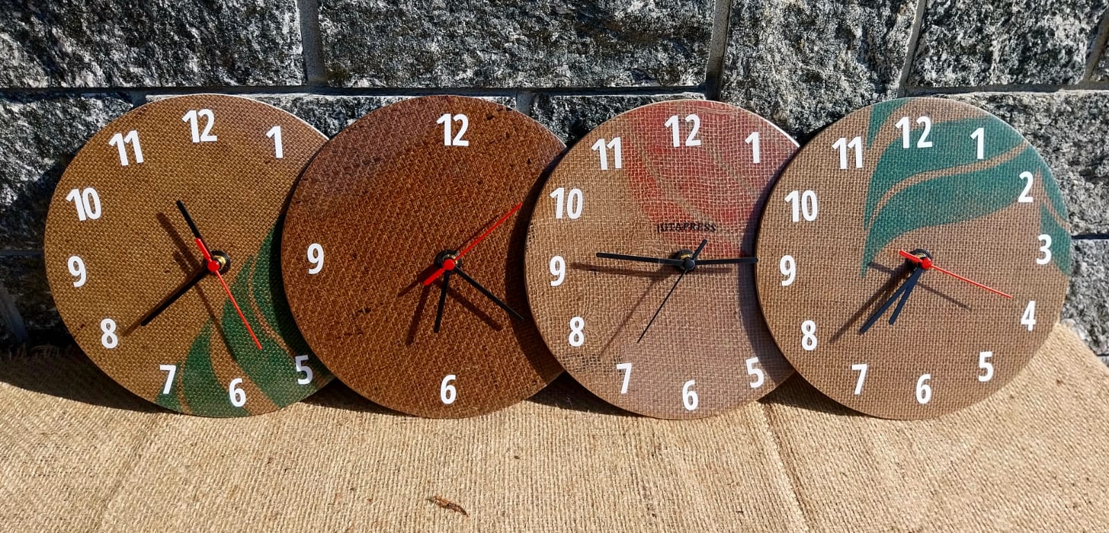Orologio di diametro 28cm in Jutapress - Per dare un tocco naturale alla tua parete